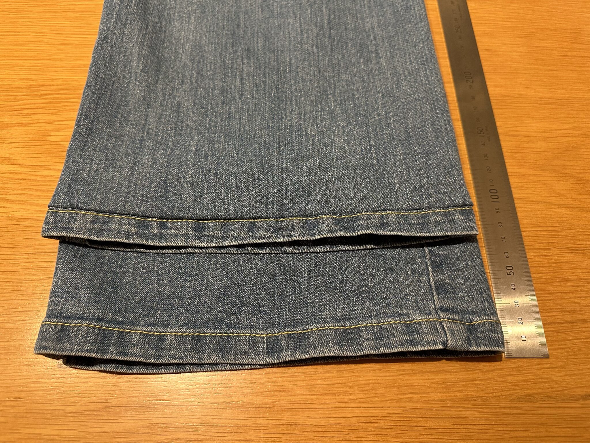 不器用でも大丈夫！ジーンズの裾上げを切らずに手縫いでできる方法 | ちーぼーのブログ